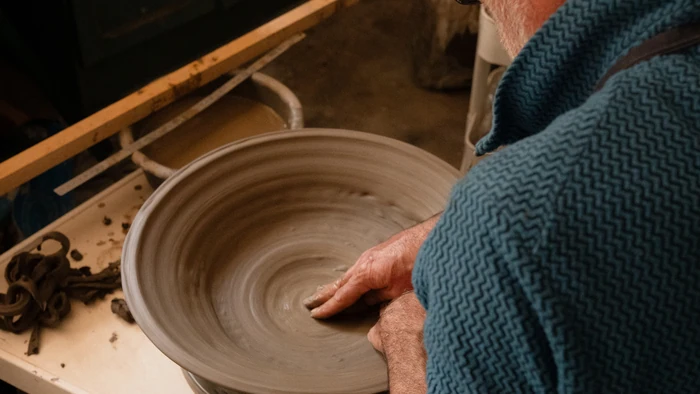 Pièce unique en céramique pour jardin, jarre en terre cuite tournée à la main à Biot